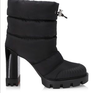 Only wore once to try on, given as a gift but slightly too snug for me.